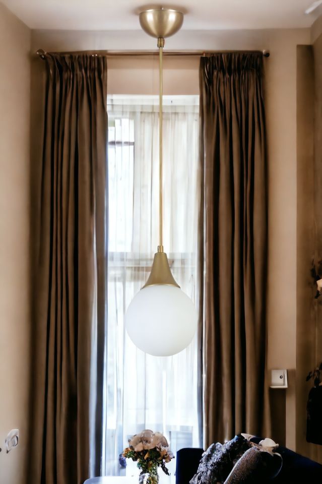 AFRA TEKLİ ESKİTME BEYAZ CAMLI SARKIT