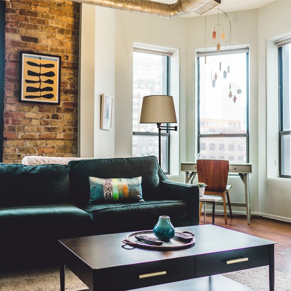 ALMİNA LAMBADER SİYAH AYAK PRAMİT AÇIK HASIR ABAJURLU