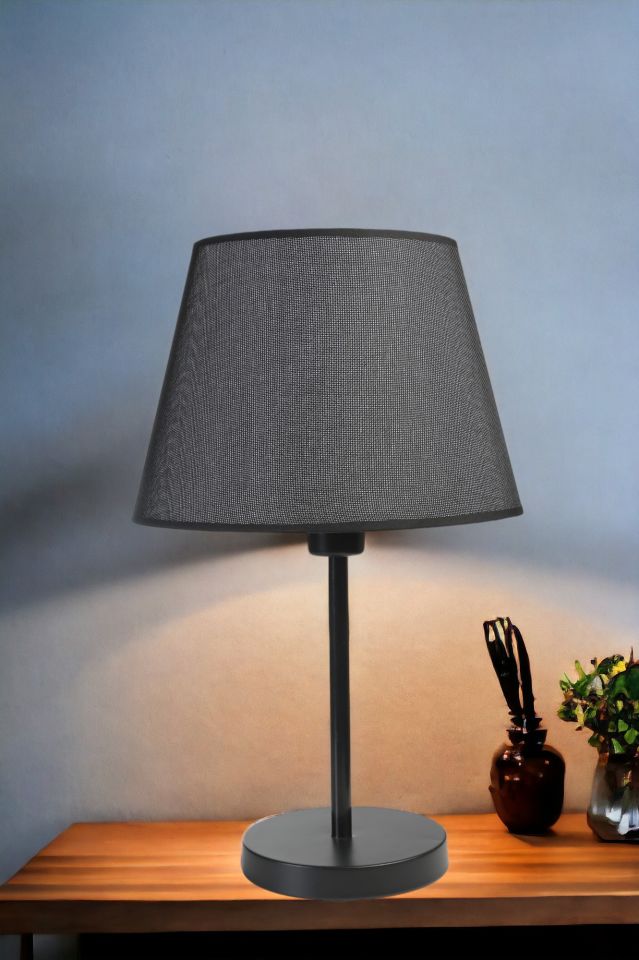 ALA SİYAH PRAMİT HASIR SİYAH ABAJURLU MASA LAMBASI