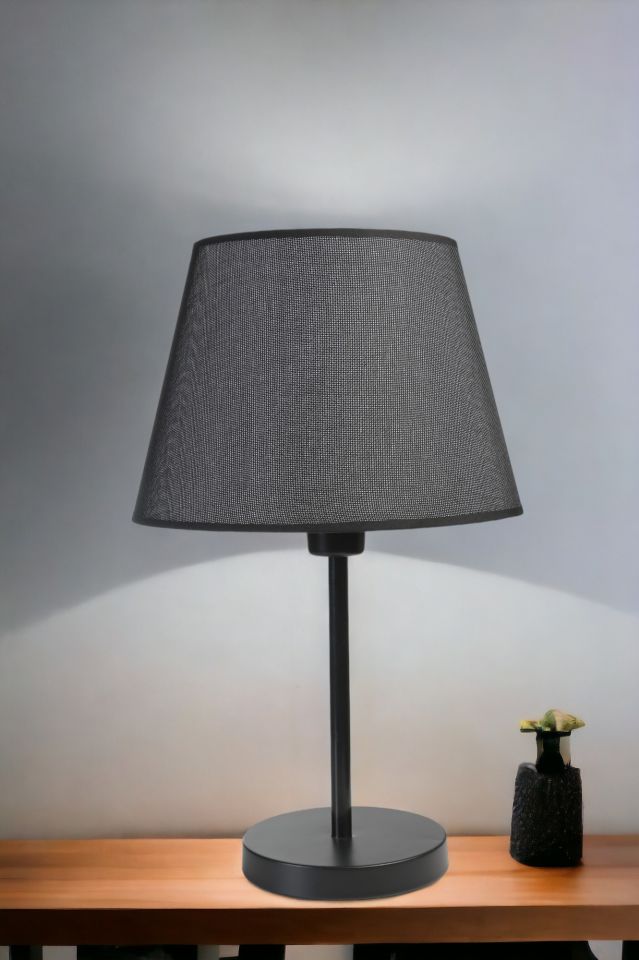 ALA SİYAH PRAMİT HASIR SİYAH ABAJURLU MASA LAMBASI
