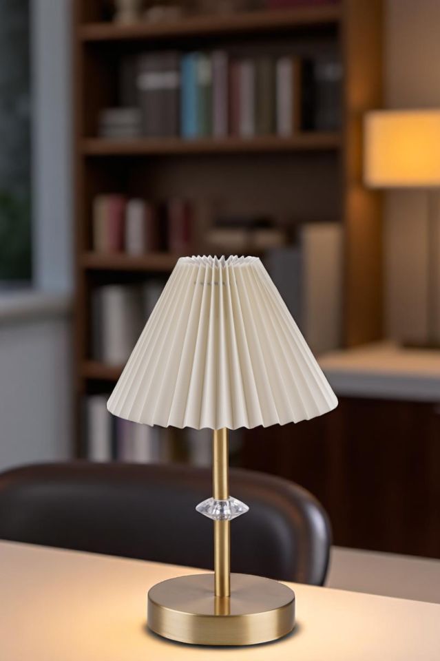 ÜSKÜP ESKİTME PİLELİ KREM ABAJURLU MASA LAMBASI