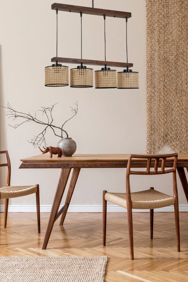 DAVİD 4 LÜ SIRALI CEVİZ RATTAN ABAJURLU SARKIT